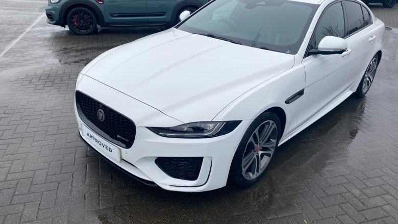Jaguar XE 2.0 D200 R-Dynamic SE 4dr Auto Diesel Saloon
